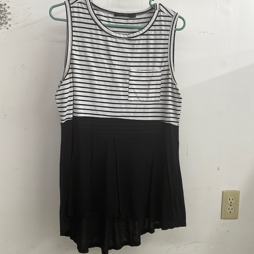 Cute Summer Top or Short Dress! Black White Size L Sleeveless